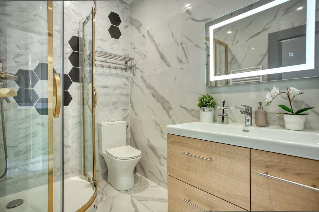Charming Apart New 2 Bedrooms With Aircon 파리 외부 사진
