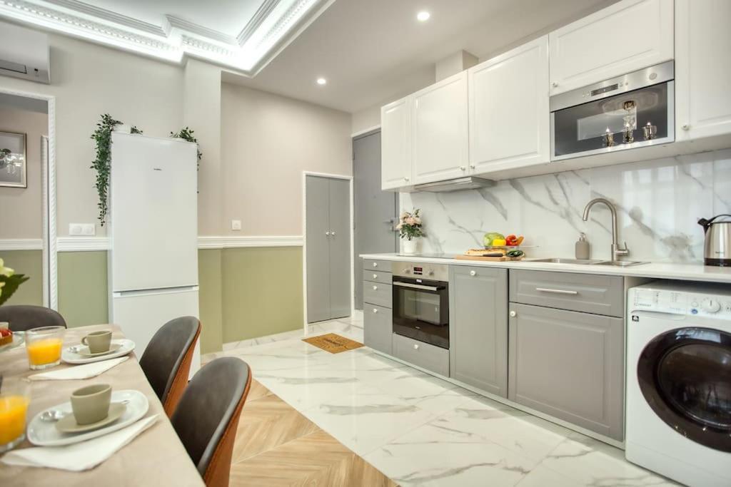 Charming Apart New 2 Bedrooms With Aircon 파리 외부 사진